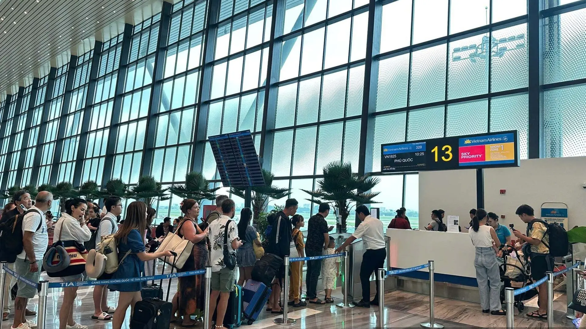 Sân bay Tân Sơn Nhất tăng cường phục vụ Tết Dương lịch 2026